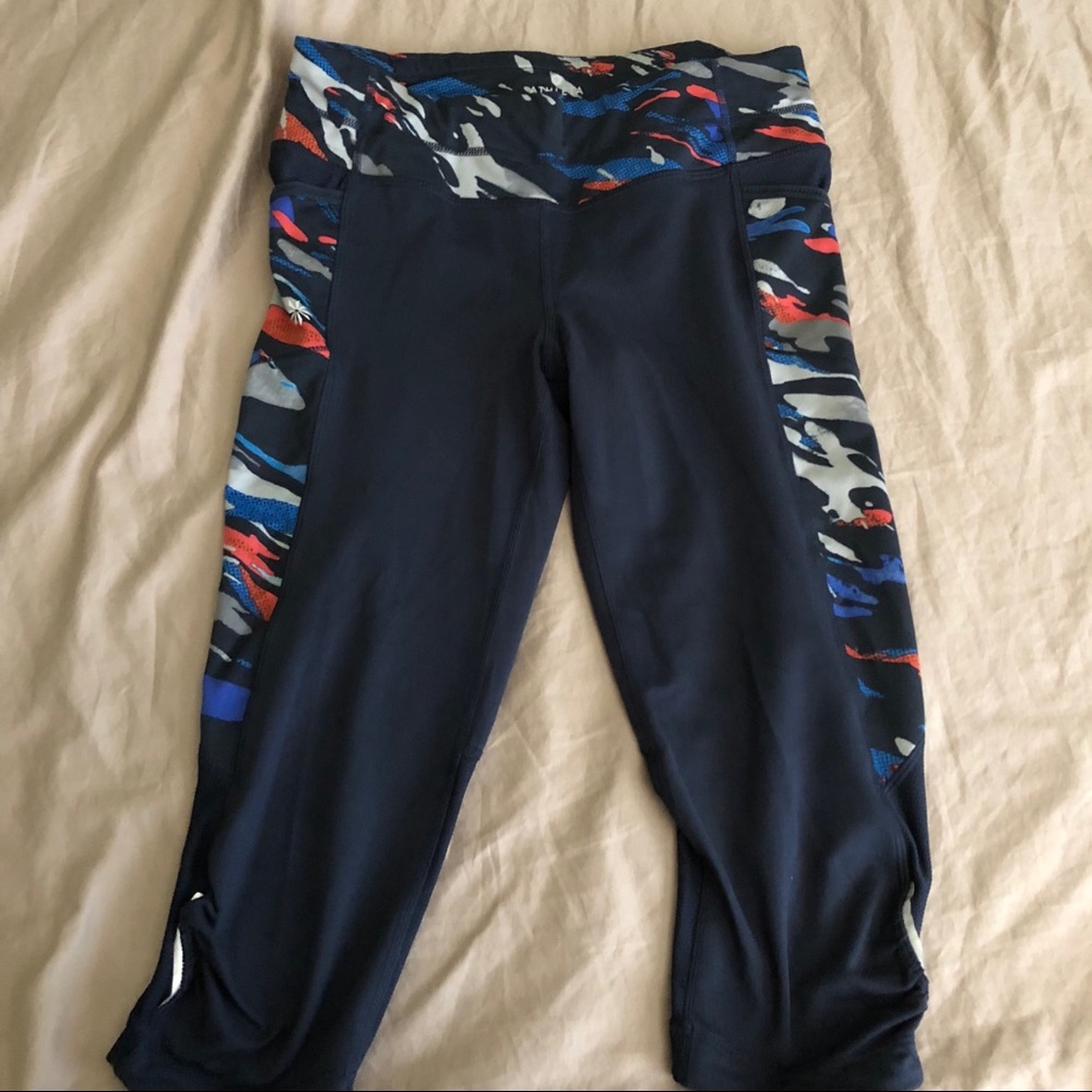 Athleta Gap Relay Capri Small